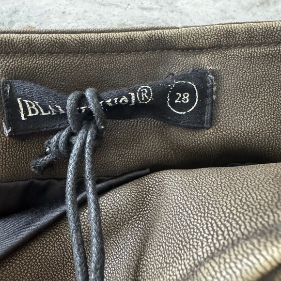 NWT BLANK NYC Washed Faux Leather Button-Down Miniskirt Size 28 - Picture 11 of 14